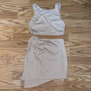 SHEIN Solid Tank Top & O- Ring Split Skirt